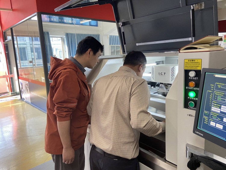 Индия SMT инженер в IC (1)