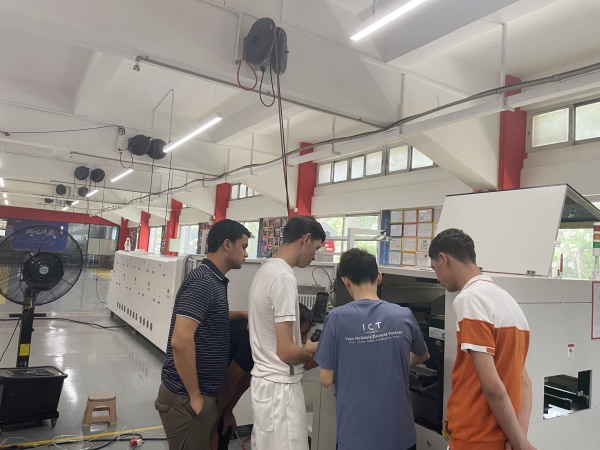 Обучение и приемане на принтера за запояване на I.C.T