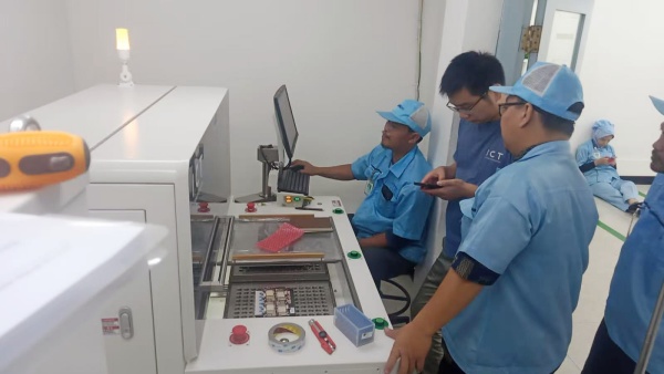 I.C.T Техническа поддръжка за машина за рутер PCBA в Индонезия.