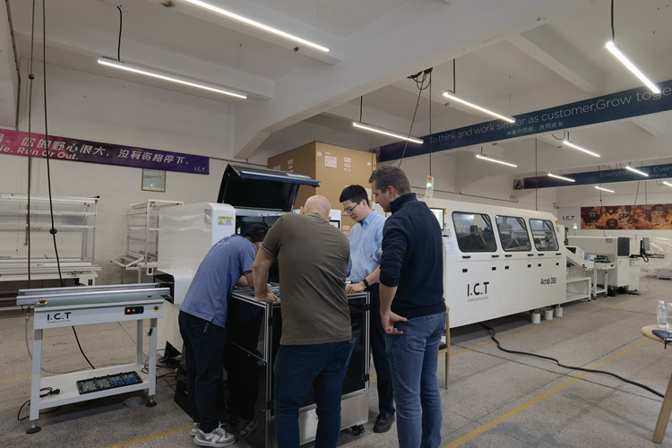 персонализирана автоматична производствена линия THT