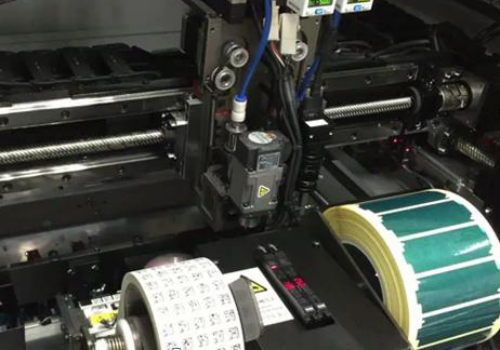 монтиране на етикети Система за подаване