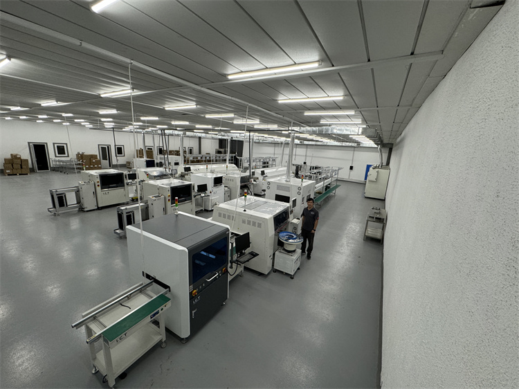 Едно гише за интелигентно фабрично решение за производство на LED осветление в Таджикистан (3)