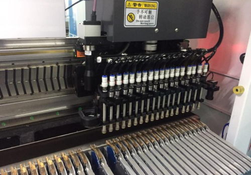 SMT система за монтиране на машина