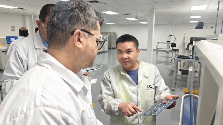 Инсталиране и въвеждане в експлоатация на място 1