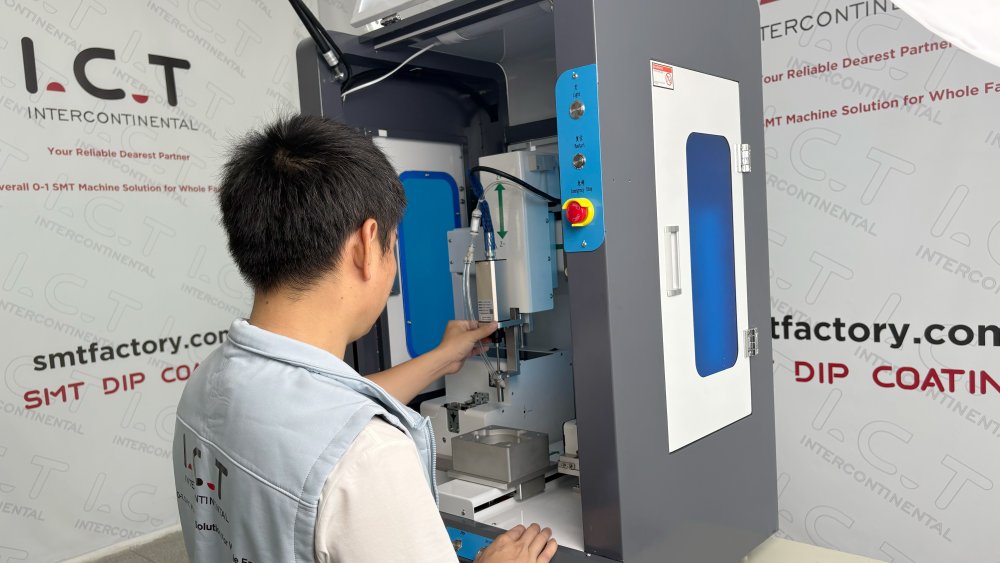 SCR300 Завинтващ робот.jpg