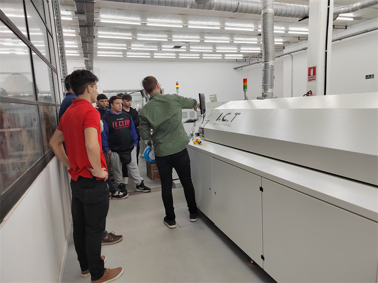 I.C.T поддръжка в чужбина в Уругвай