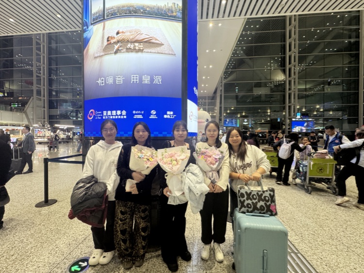 I.C.T Офис в Далиан