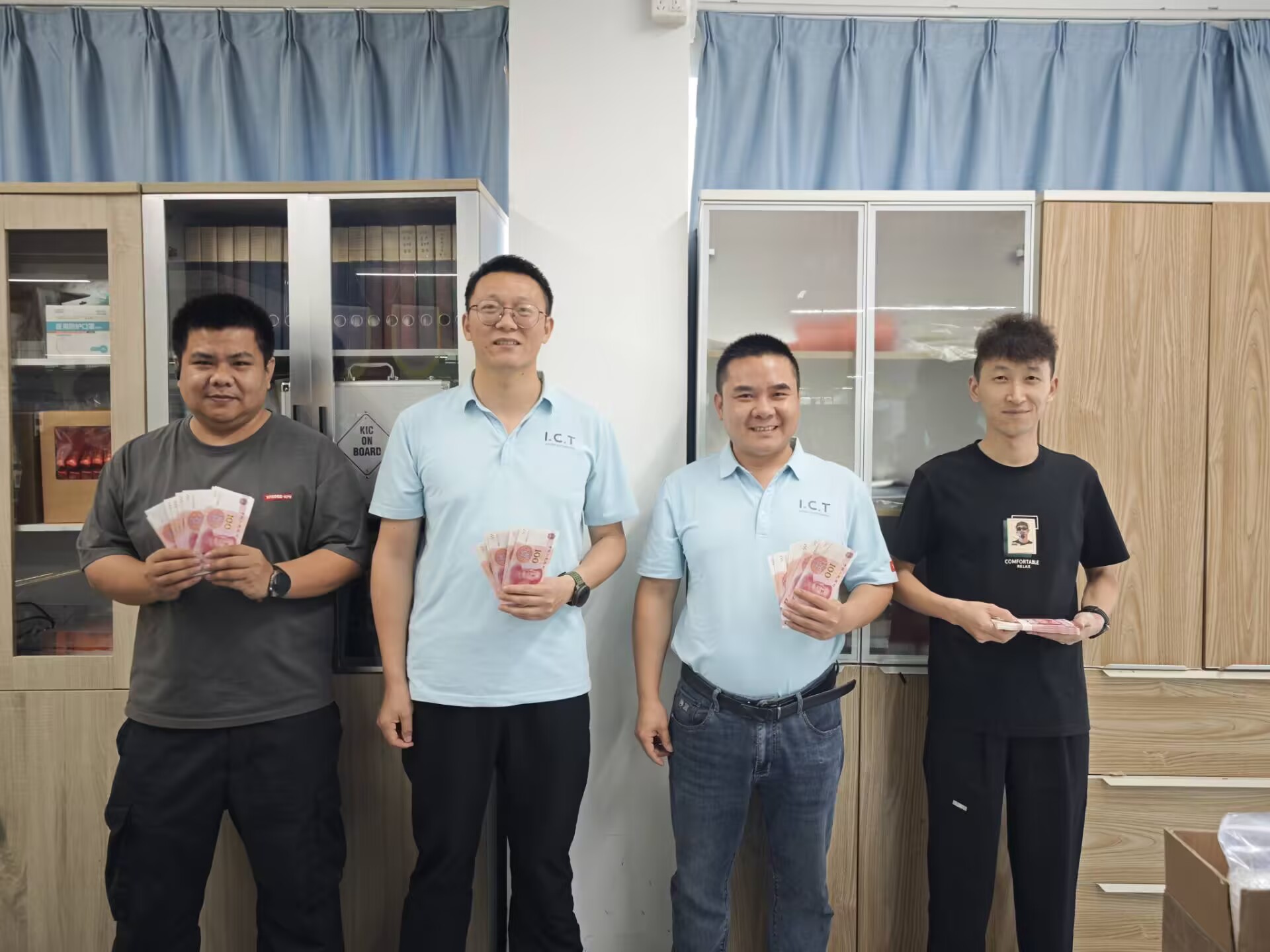 Професионална техническа поддръжка на всеки етап от вашия SMT Project.jpg