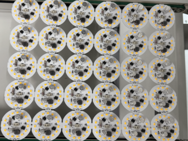 LED крушка PCBA